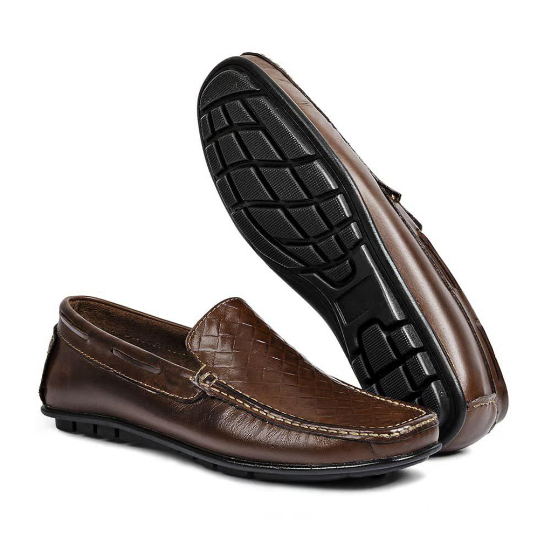 Mocassim casual em couro genuíno com design aberto