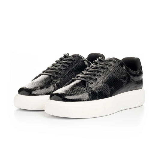 Sapatos urbanos com estampado texturado brilhante e sola antiderrapante