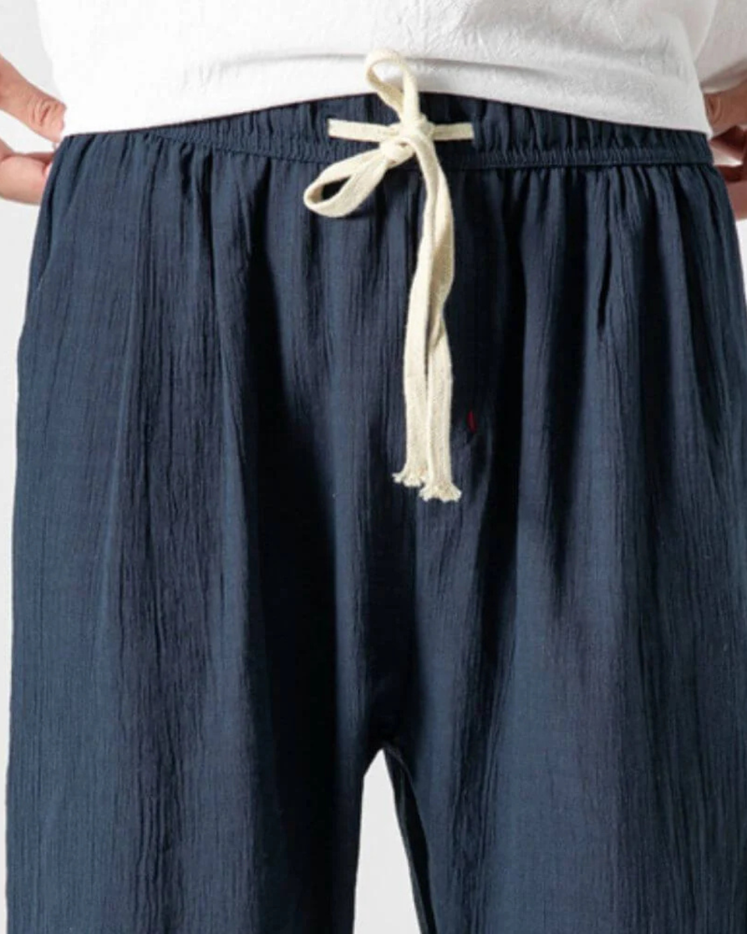 Calças estilo jogger de linho com cintura ajustável