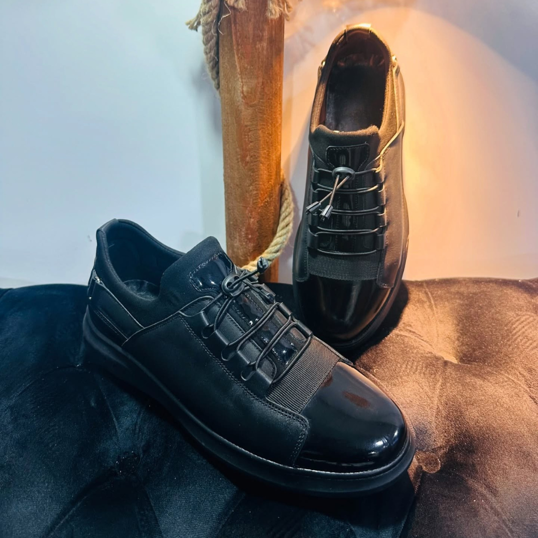 Sapatos de Couro para Homem com Atacadores Ajustáveis