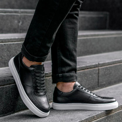 Sapatos de Estilo Clássico em Pele Italiana Macia para Homem